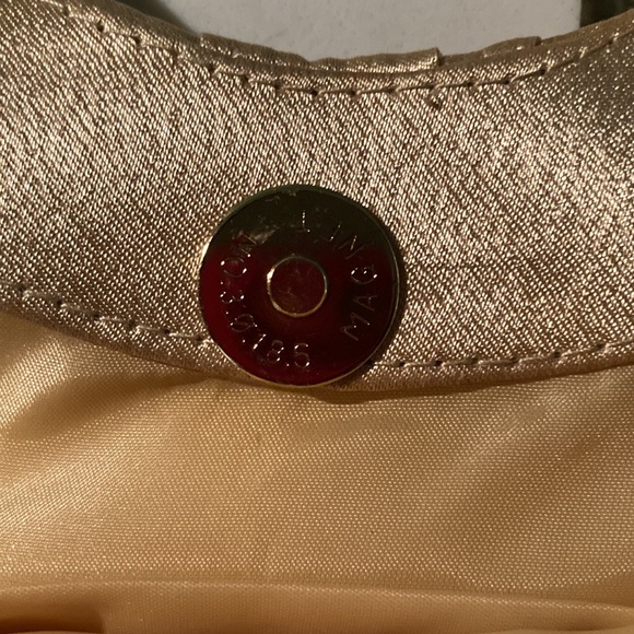 Clutch purse with shoulder strap option. - Picture 6 of 7